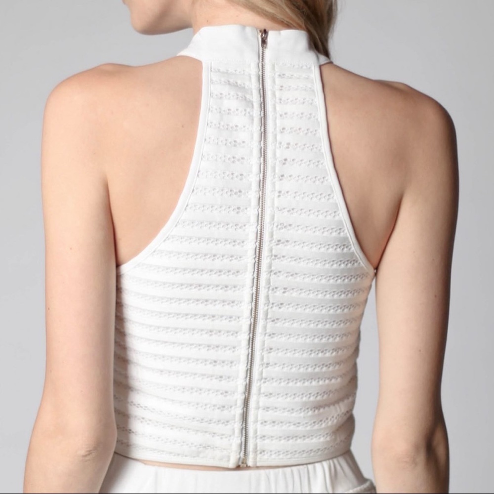 Structured Lace Halter - Picture 2 of 3